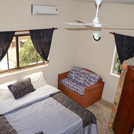 The Sleepy Hippo Hotel Accra Eksteriør billede