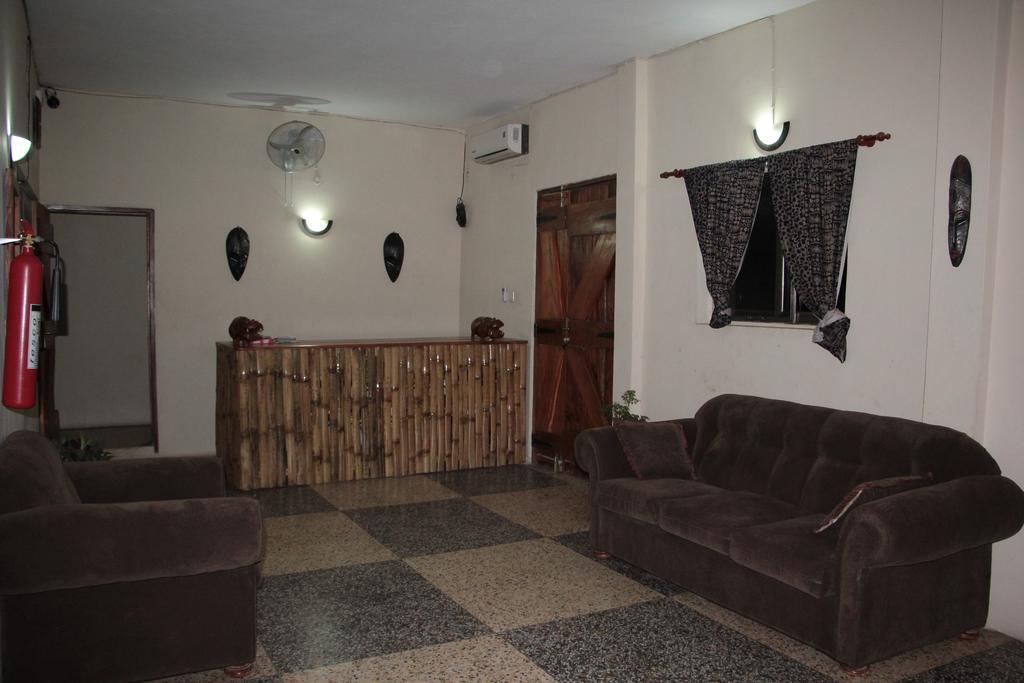 The Sleepy Hippo Hotel Accra Eksteriør billede